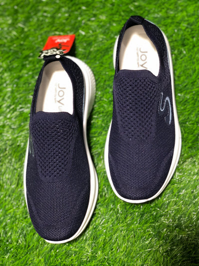 SwiftWalk Sneakers